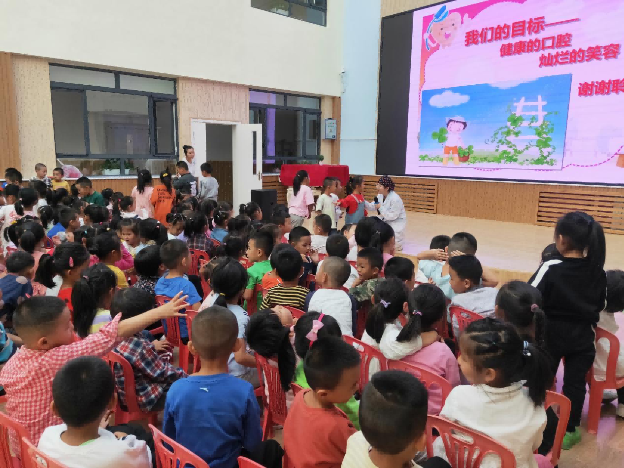 鄂尔多斯水之恩口腔医院走进康巴什第八幼儿园