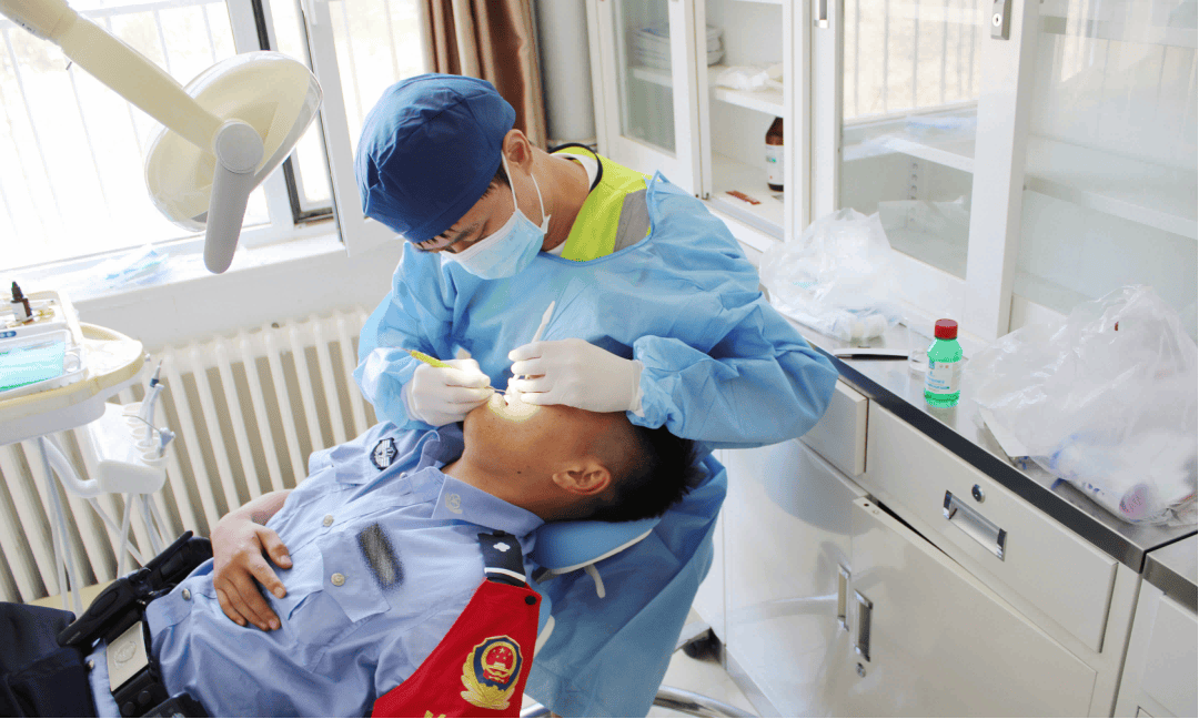 2024年“全民口腔健康行”鄂尔多斯口腔医院走进鄂尔多斯监狱