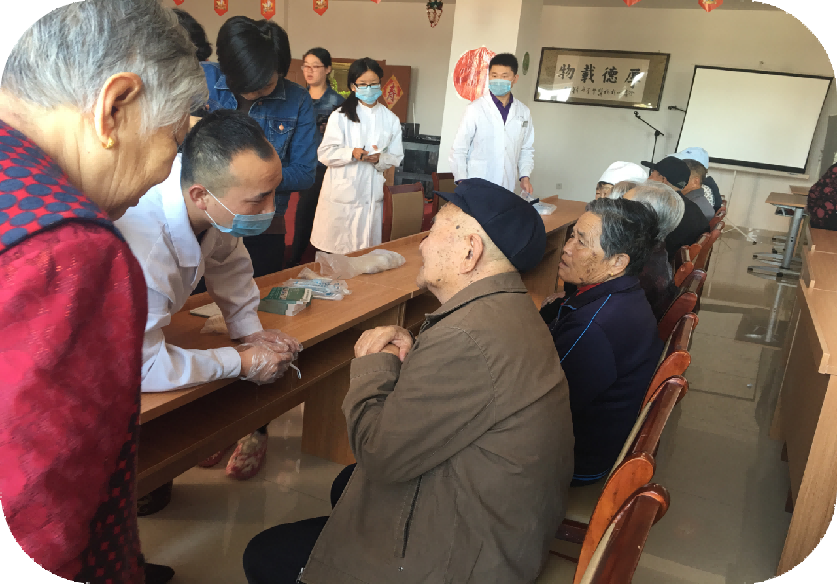鄂尔多斯市水之恩口腔走进鑫海颐和院:一场温暖夕阳的口腔关爱行动